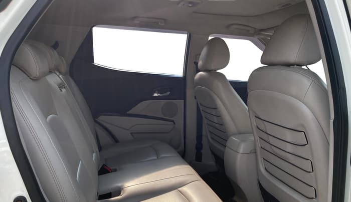 2021 Mahindra XUV300 W8 (O) 1.5 DIESEL, Diesel, Manual, 80,893 km, Right Side Rear Door Cabin