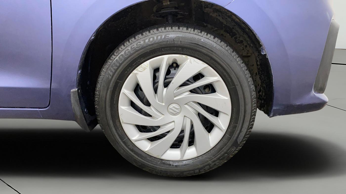 2019 Maruti Ertiga VXI SHVS, Petrol, Manual, 27,598 km, Right Front Wheel