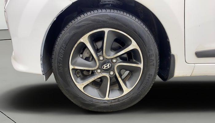 2017 Hyundai Grand i10 SPORTZ (O) AT 1.2 KAPPA VTVT, Petrol, Automatic, 39,814 km, Left Front Wheel