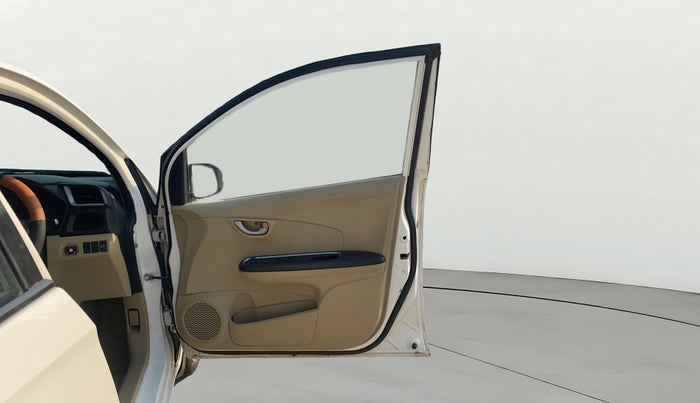 2016 Honda Amaze 1.2L I-VTEC SX, CNG, Manual, 1,08,799 km, RHS Front Door