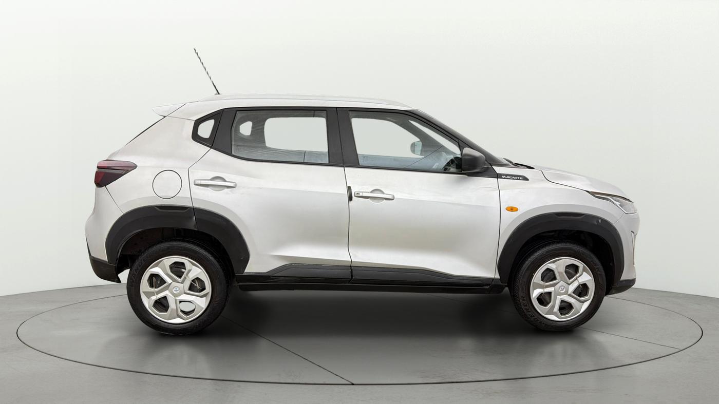 2022 Nissan MAGNITE XE, Petrol, Manual, 56,387 km, Right Side View
