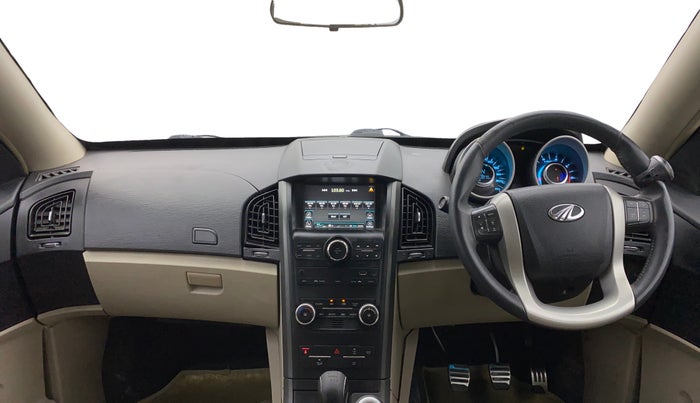 2016 Mahindra XUV500 W10 1.99, Diesel, Manual, 53,060 km, Dashboard