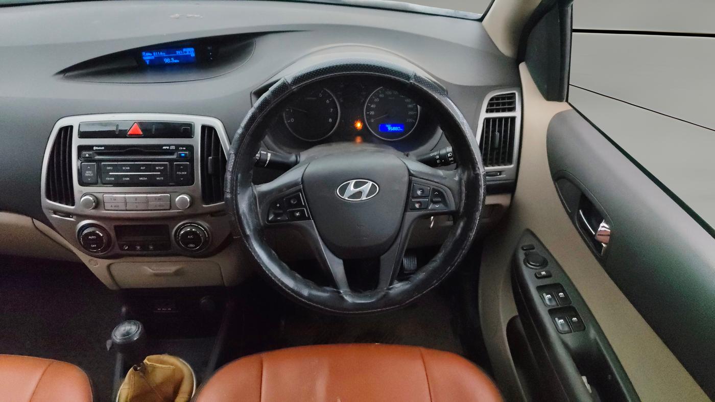 2013 Hyundai i20 SPORTZ 1.2, CNG, Manual, 95,821 km, Steering Wheel Close Up