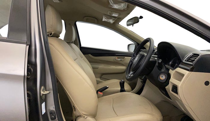 2018 Maruti Ciaz DELTA 1.4 MT PETROL, Petrol, Manual, 30,229 km, Right Side Front Door Cabin