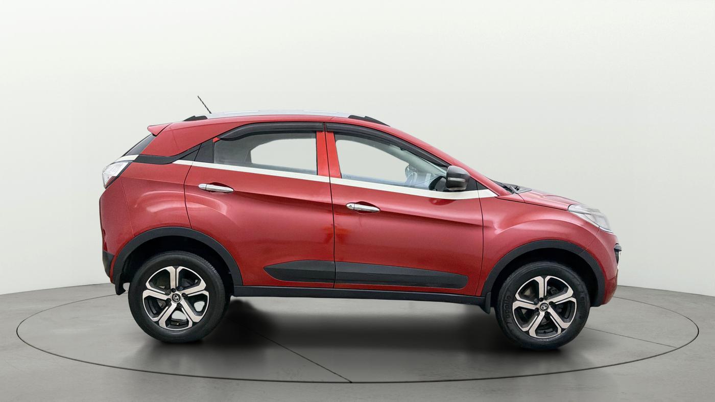 2018 Tata NEXON XM PETROL, CNG, Manual, 1,04,939 km, Right Side View