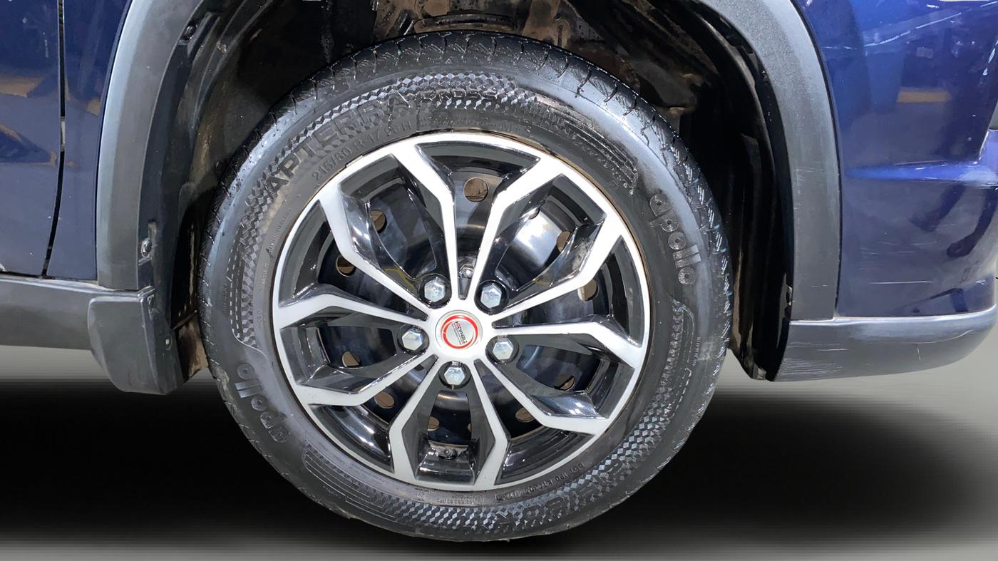 2024 Maruti Grand Vitara DELTA SMART HYBRID AT, Petrol, Automatic, 18,517 km, Right Front Wheel