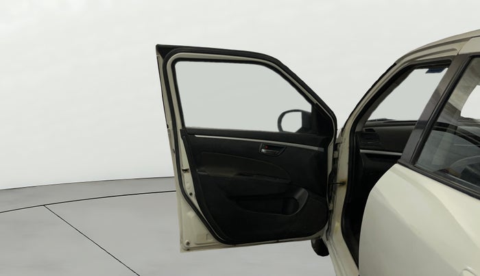 2014 Maruti Swift VXI, Petrol, Manual, 45,577 km, LHS Front Door