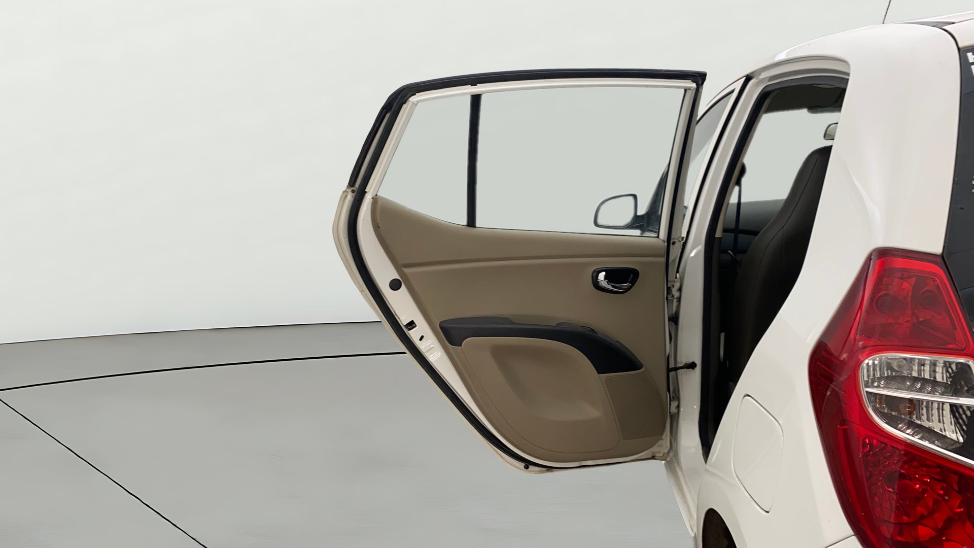 camera-LHS-Rear-Door