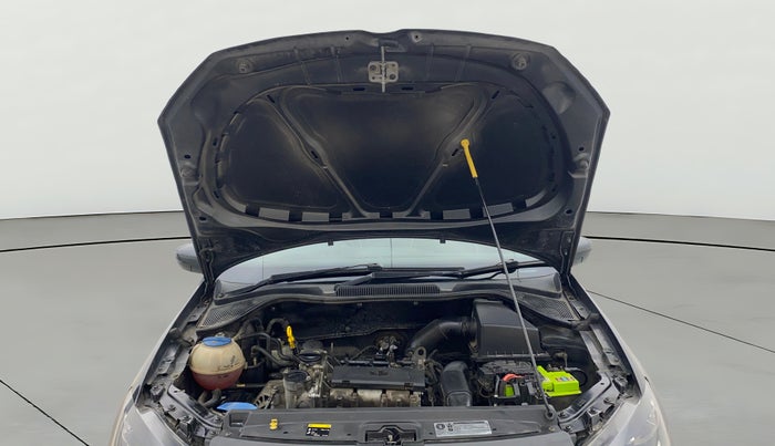 2017 Volkswagen Polo HIGHLINE1.2L, Petrol, Manual, 36,174 km, Open Bonet