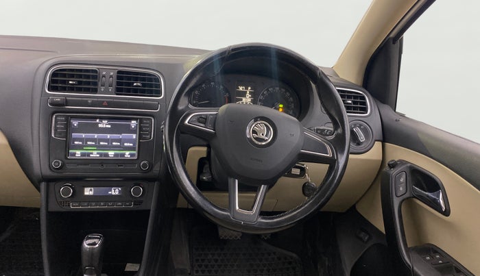 2017 Skoda Rapid STYLE 1.6 MPI AT, Petrol, Automatic, 54,614 km, Steering Wheel Close Up