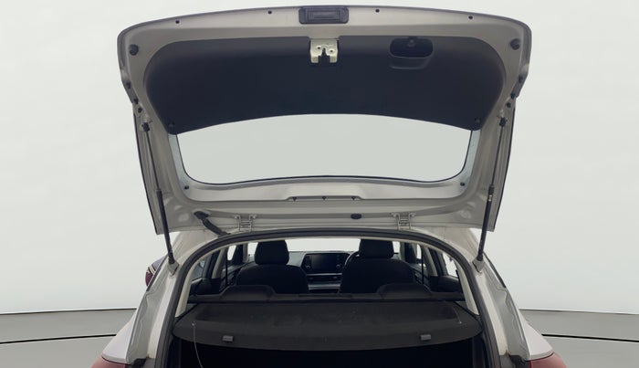 2022 Hyundai NEW I20 SPORTZ 1.2 AT, Petrol, Automatic, 25,306 km, Boot Door Open