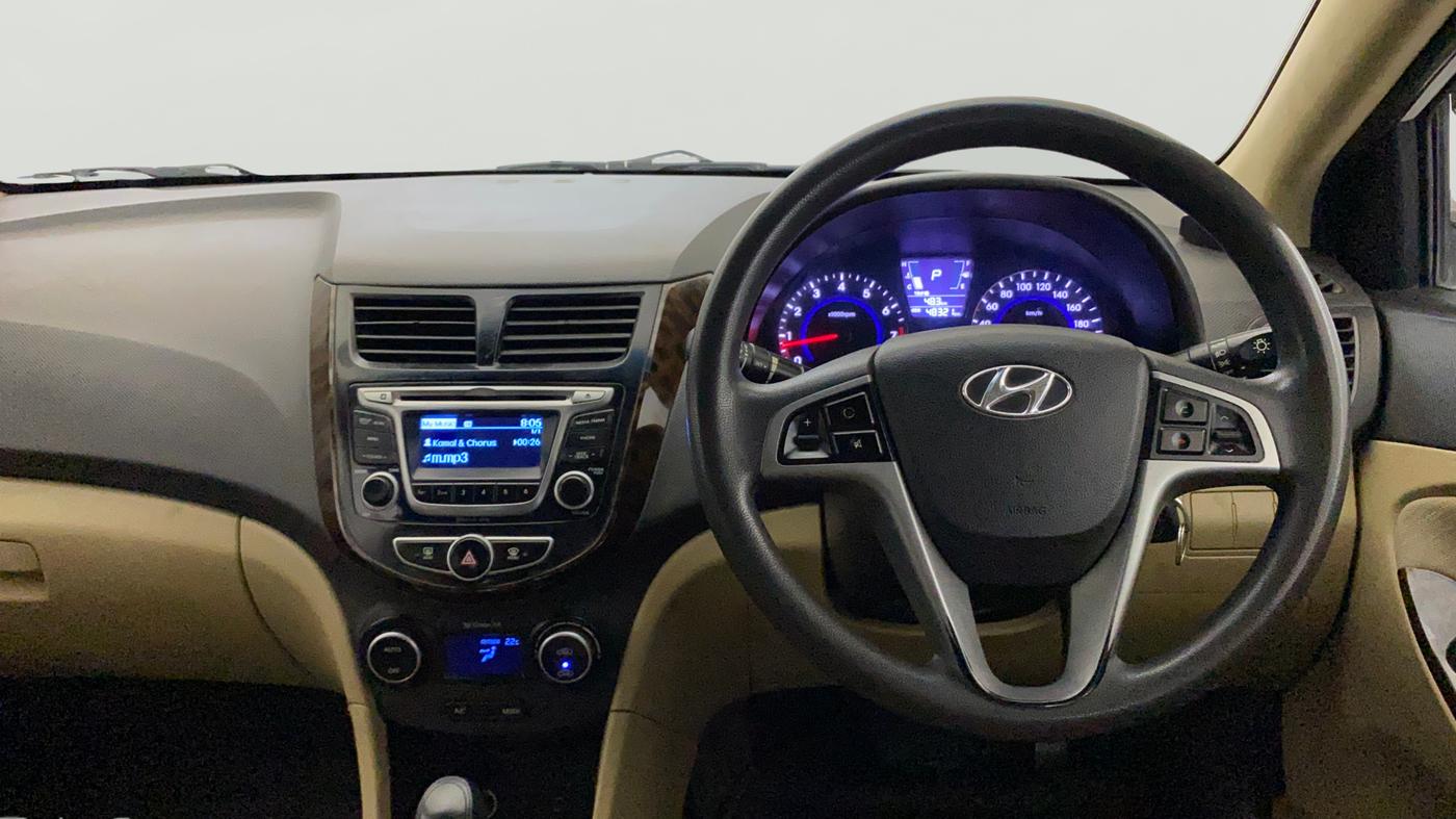 2016 Hyundai Verna FLUIDIC 4S 1.6 VTVT S AT, Petrol, Automatic, 48,396 km, Steering Wheel Close Up