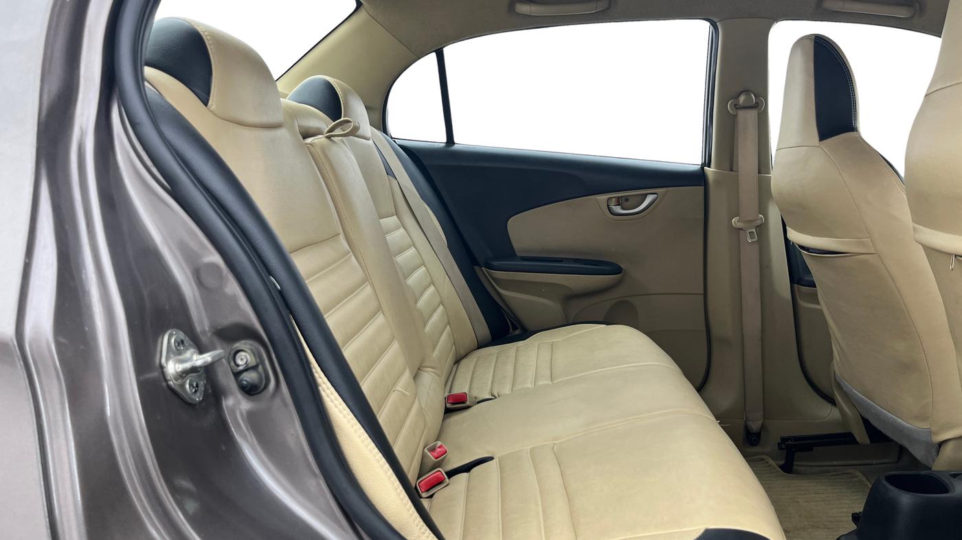 2015 Honda Amaze 1.2L I-VTEC VX AT, Petrol, Automatic, 86,211 km, Right Side Rear Door Cabin