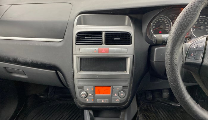 2014 Fiat Grand Punto EMOTION PACK 1.3 90 HP, Diesel, Manual, 1,18,443 km, Air Conditioner