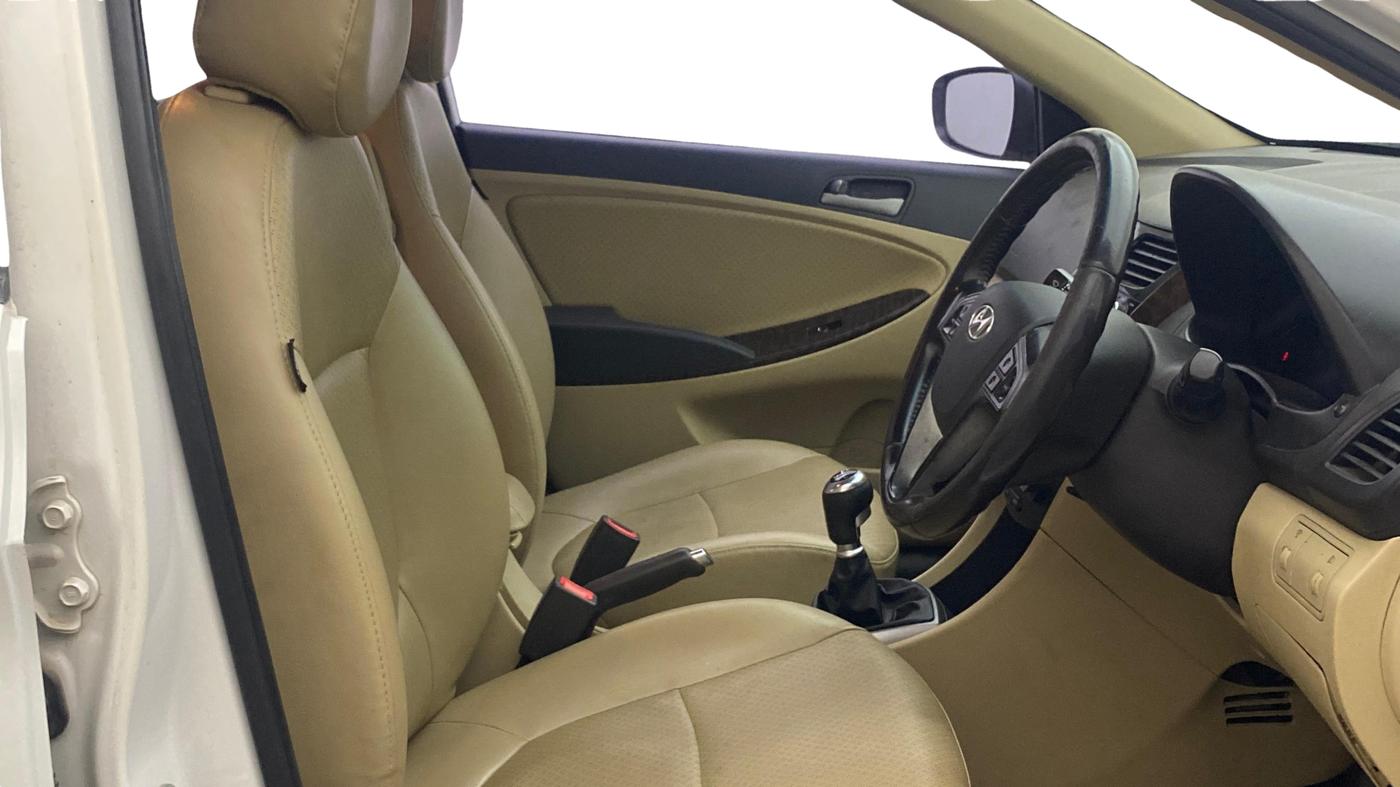 2016 Hyundai Verna 1.6 VTVT SX, Petrol, Manual, 1,05,862 km, Right Side Front Door Cabin