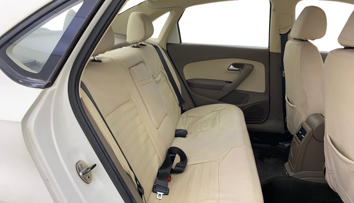 2014 Skoda Rapid ELEGANCE 1.6 MPI AT, Petrol, Automatic, 62,543 km, Right Side Rear Door Cabin