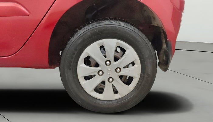 2012 Hyundai i10 ASTA 1.2 AT SUNROOF, CNG, Automatic, 1,17,801 km, Left Rear Wheel