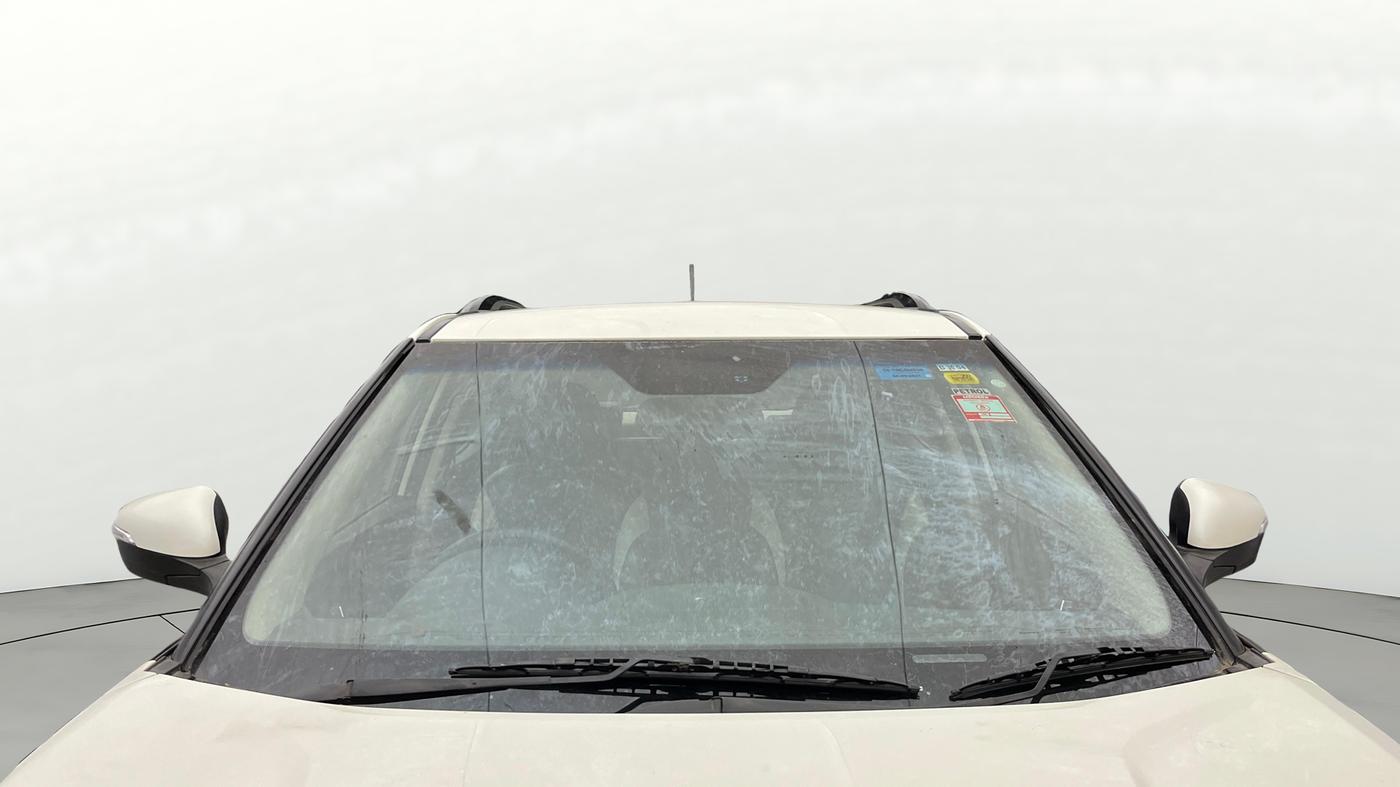 2021 Mahindra XUV300 W8 1.2 PETROL, Petrol, Manual, 52,717 km, Front Windshield