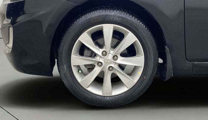 2013 Hyundai Verna FLUIDIC 1.6 VTVT SX, Petrol, Manual, 1,10,231 km, Left Front Wheel