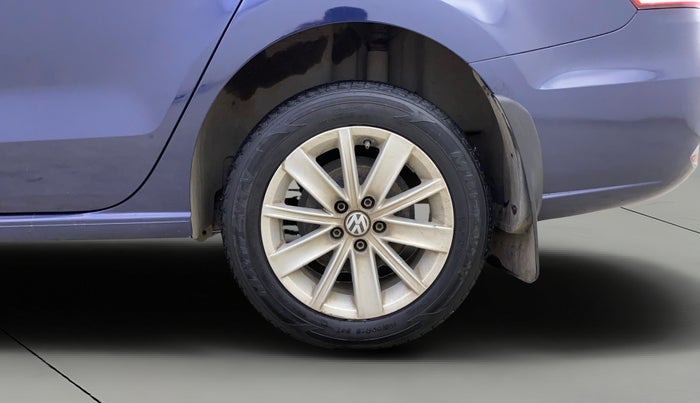 2015 Volkswagen Vento HIGHLINE 1.6 MPI, Petrol, Manual, 57,611 km, Left Rear Wheel