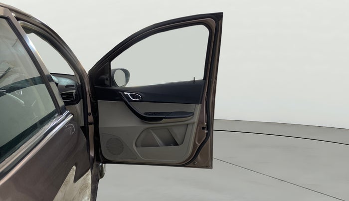 2016 Tata Tiago XZ PETROL, Petrol, Manual, 22,545 km, RHS Front Door