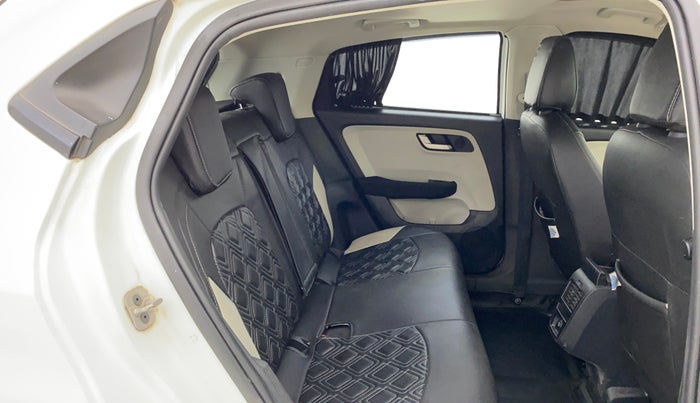 2023 Tata ALTROZ XZ PLUS SUNROOF CNG, CNG, Manual, 37,727 km, Right Side Rear Door Cabin