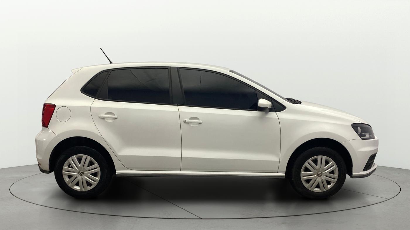 2021 Volkswagen Polo TRENDLINE 1.0L, Petrol, Manual, 1,22,676 km, Right Side View