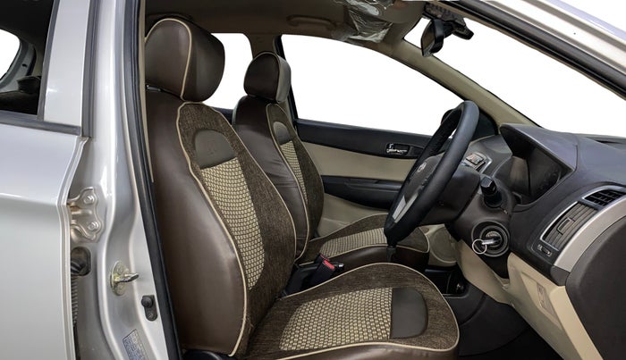 2013 Hyundai i20 SPORTZ 1.2, Petrol, Manual, 58,013 km, Right Side Front Door Cabin