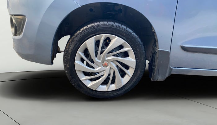 2013 Maruti Wagon R 1.0 VXI, CNG, Manual, 80,182 km, Left Front Wheel