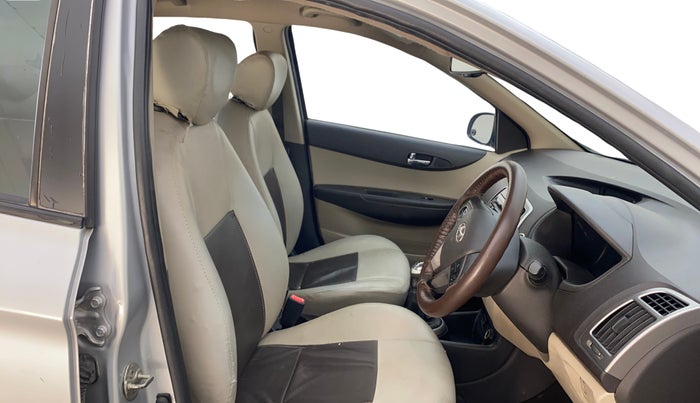 2014 Hyundai i20 ASTA 1.4 CRDI, Diesel, Manual, 1,02,817 km, Right Side Front Door Cabin