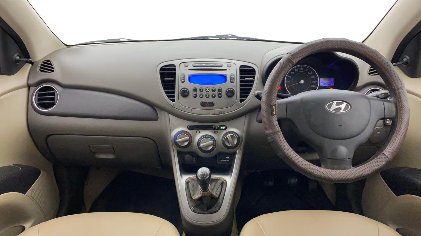2016 Hyundai i10 SPORTZ 1.1, CNG, Manual, 1,13,611 km, Dashboard