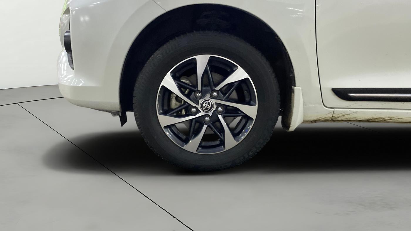 2024 Toyota RUMION  V MT , Petrol, Manual, 41,410 km, Left Front Wheel