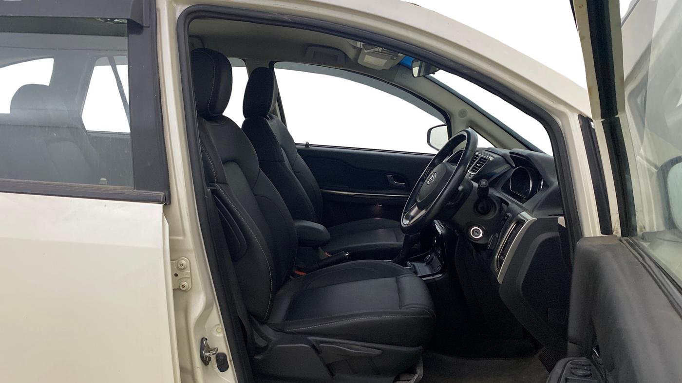 2017 Tata Hexa XTA 4X2 7 STR, Diesel, Automatic, 80,494 km, Right Side Front Door Cabin