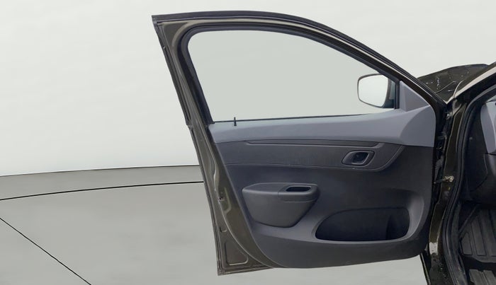 2022 Renault Kwid RXT 1.0 (O), Petrol, Manual, 16,531 km, LHS Front Door