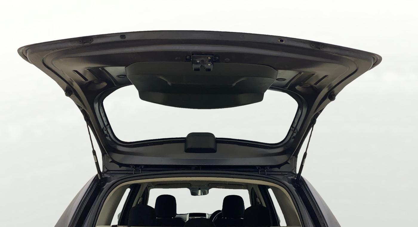 2018 Renault Duster 85 PS RXS MT DIESEL, Diesel, Manual, 1,00,027 km, Boot Door Open