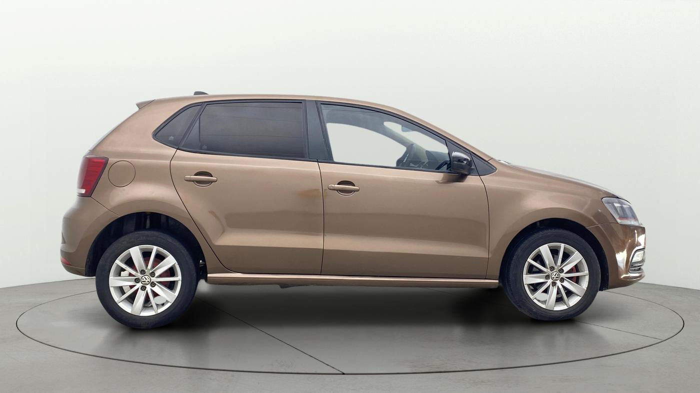2016 Volkswagen Polo HIGHLINE1.2L, Petrol, Manual, 45,401 km, Right Side View