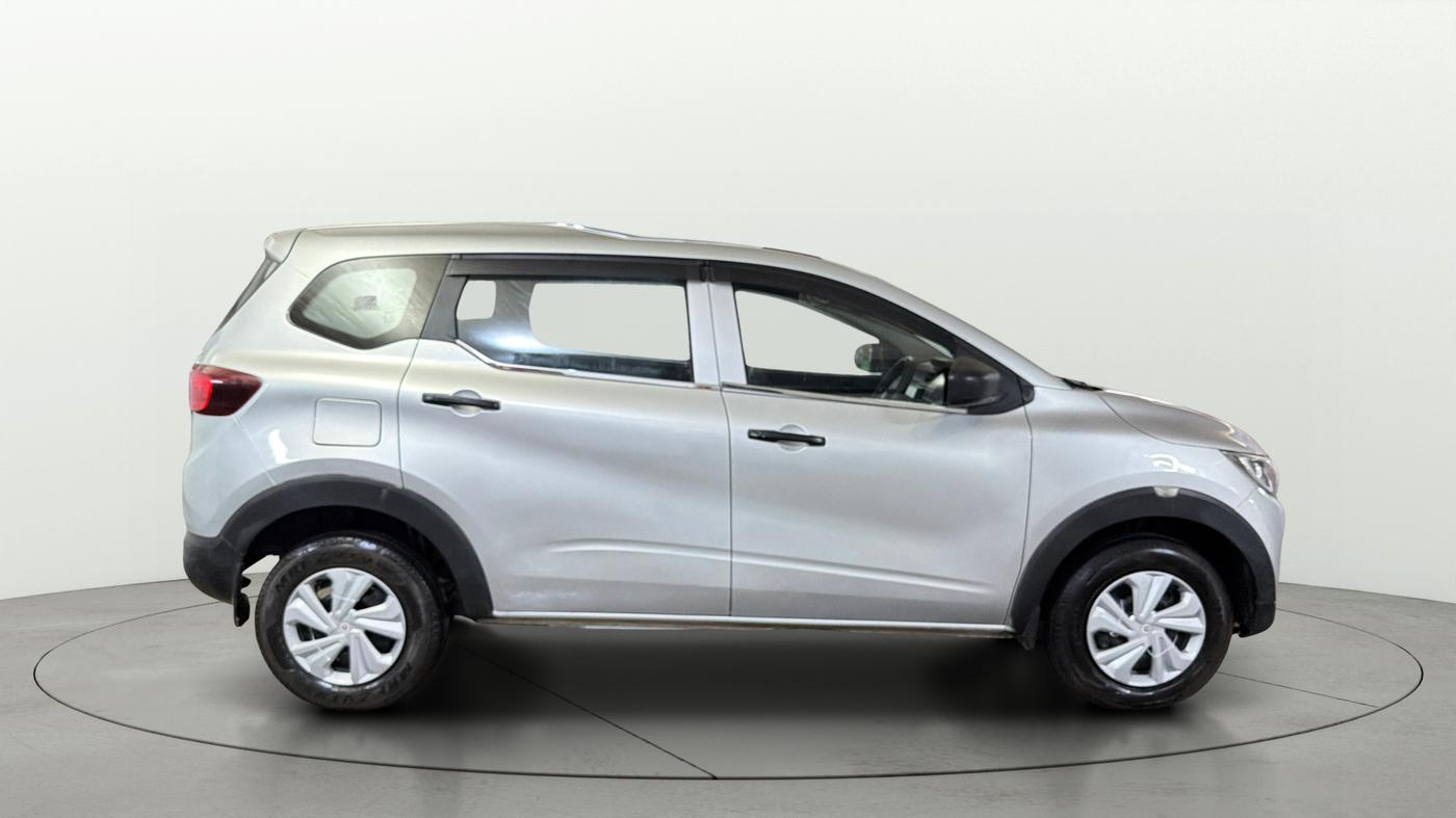 2023 Renault TRIBER RXE MT, Petrol, Manual, 39,754 km, Right Side View