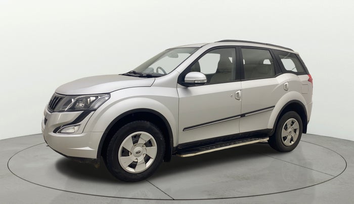 2017 Mahindra XUV500 W6 AT, Diesel, Automatic, 1,01,564 km, Left Front Diagonal