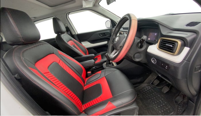 2024 Tata PUNCH ACCOMPLISHED DAZZLE SUNROOF CNG MT, CNG, Manual, 39,304 km, Right Side Front Door Cabin