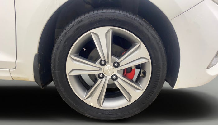 2017 Hyundai Verna 1.6 VTVT SX (O) AT, Petrol, Automatic, 39,750 km, Right Front Wheel