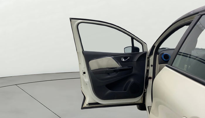 2018 Renault Captur RXT PETROL, Petrol, Manual, 52,702 km, LHS Front Door