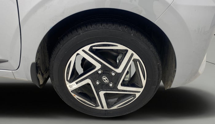 2025 Hyundai GRAND I10 NIOS ASTA AMT 1.2 KAPPA VTVT, Petrol, Automatic, 2,707 km, Right Front Wheel