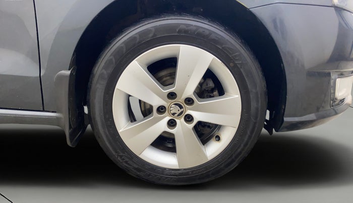 2018 Skoda Rapid AMBITION 1.5 TDI AT, Diesel, Automatic, 1,31,856 km, Right Front Wheel