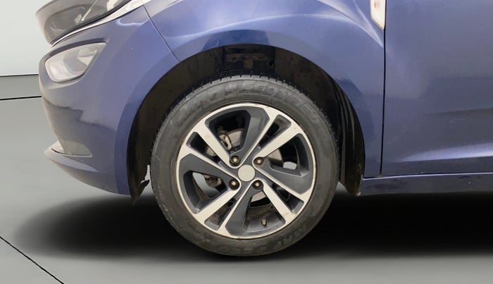 2023 Tata ALTROZ XZA + SUNROOF, Petrol, Automatic, 33,944 km, Left Front Wheel