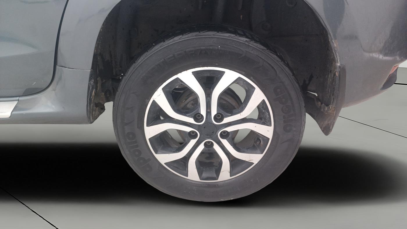 2013 Nissan Terrano XL D PLUS, Diesel, Manual, 1,37,777 km, Left Rear Wheel