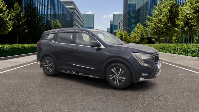 2022 Mahindra XUV700 AX 5 P MT 7 STR, Petrol, Manual, 71,517 km, Right Front Diagonal