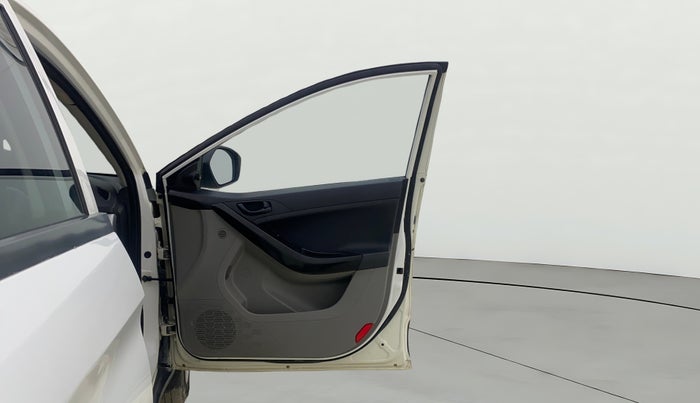 2019 Tata NEXON XM PETROL, Petrol, Manual, 59,736 km, RHS Front Door