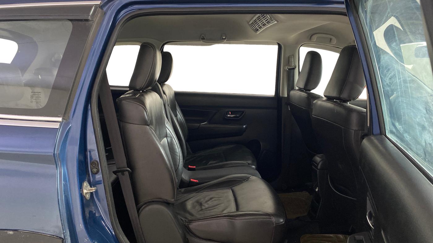 2019 Maruti XL6 ALPHA AT, Petrol, Automatic, 1,03,970 km, Right Side Rear Door Cabin