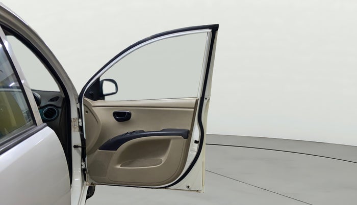 2014 Hyundai i10 MAGNA 1.1, CNG, Manual, 1,05,896 km, RHS Front Door