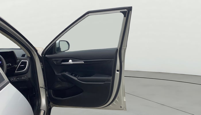 2022 KIA SELTOS HTK PLUS 1.5, Petrol, Manual, 39,299 km, RHS Front Door